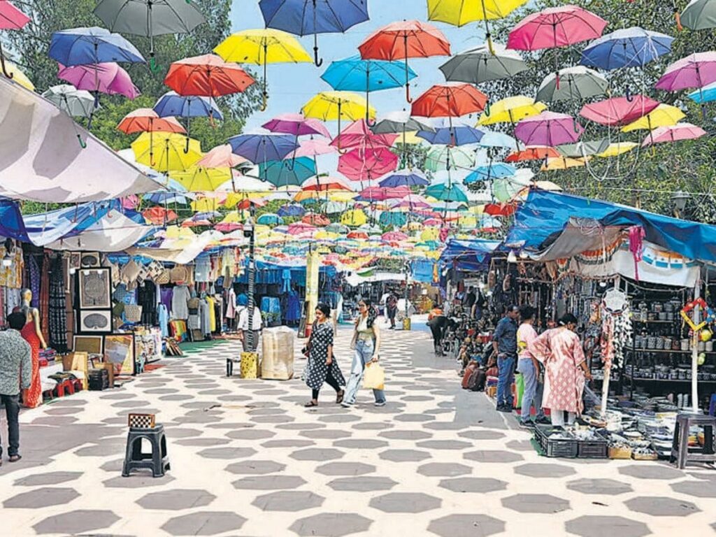 Dilli Haat, INA