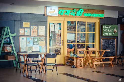Pagdandi Books Brew Café, Baner